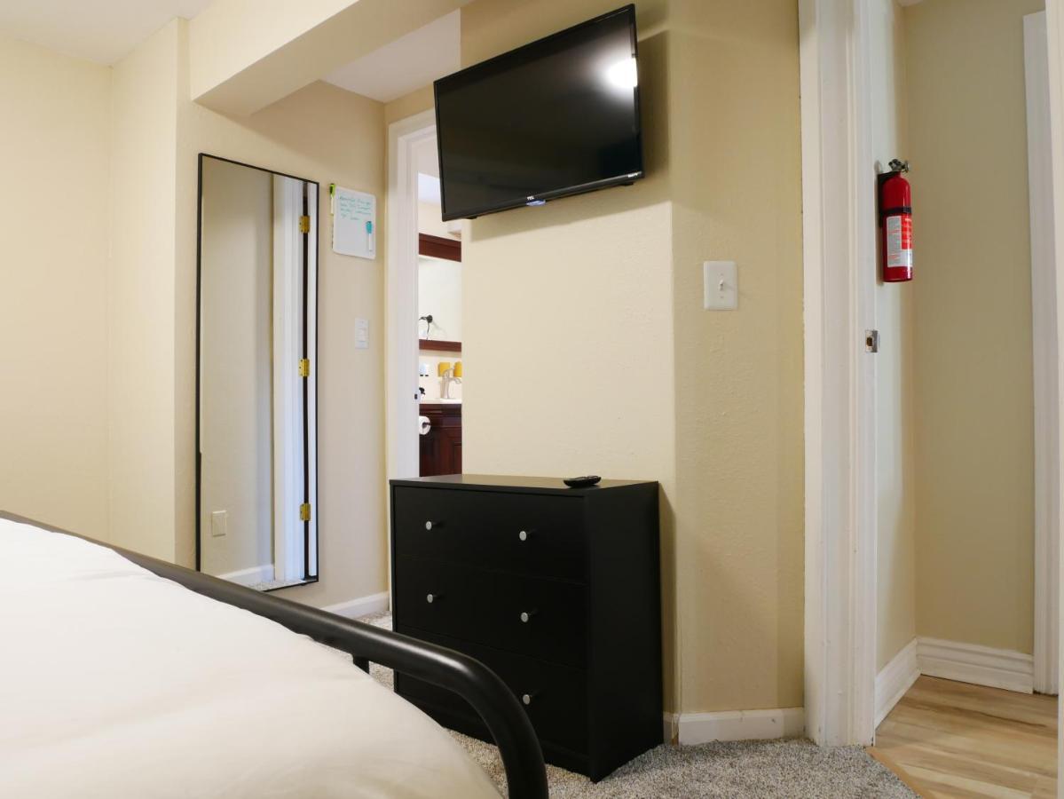 Private Basement, Bath, Living Area In Morrison Appartement Buitenkant foto